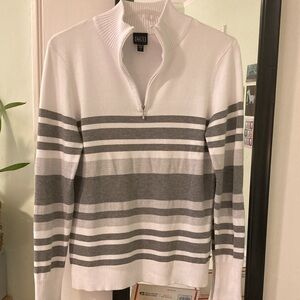 NILS White and Gray Zip Up Ski or Everyday Sweater with Stripes Size Medium